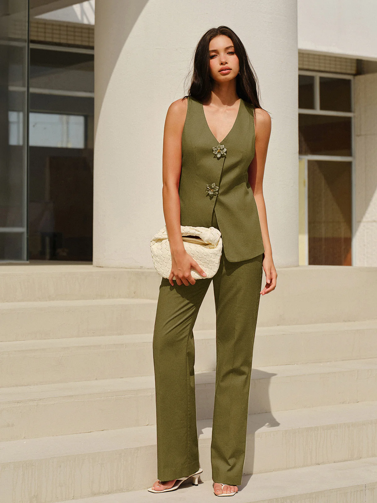 Sleeveless V-Neck Pants Set With Floral Buttons - Image 8