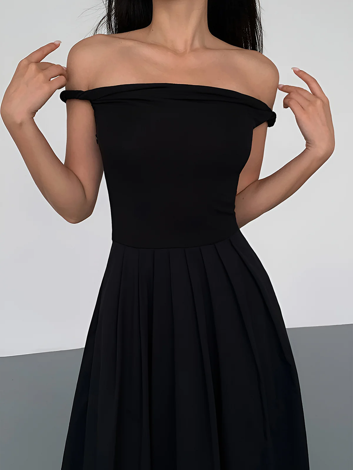 Solid Off-Shoulder Pleated Long Dress - Image 2