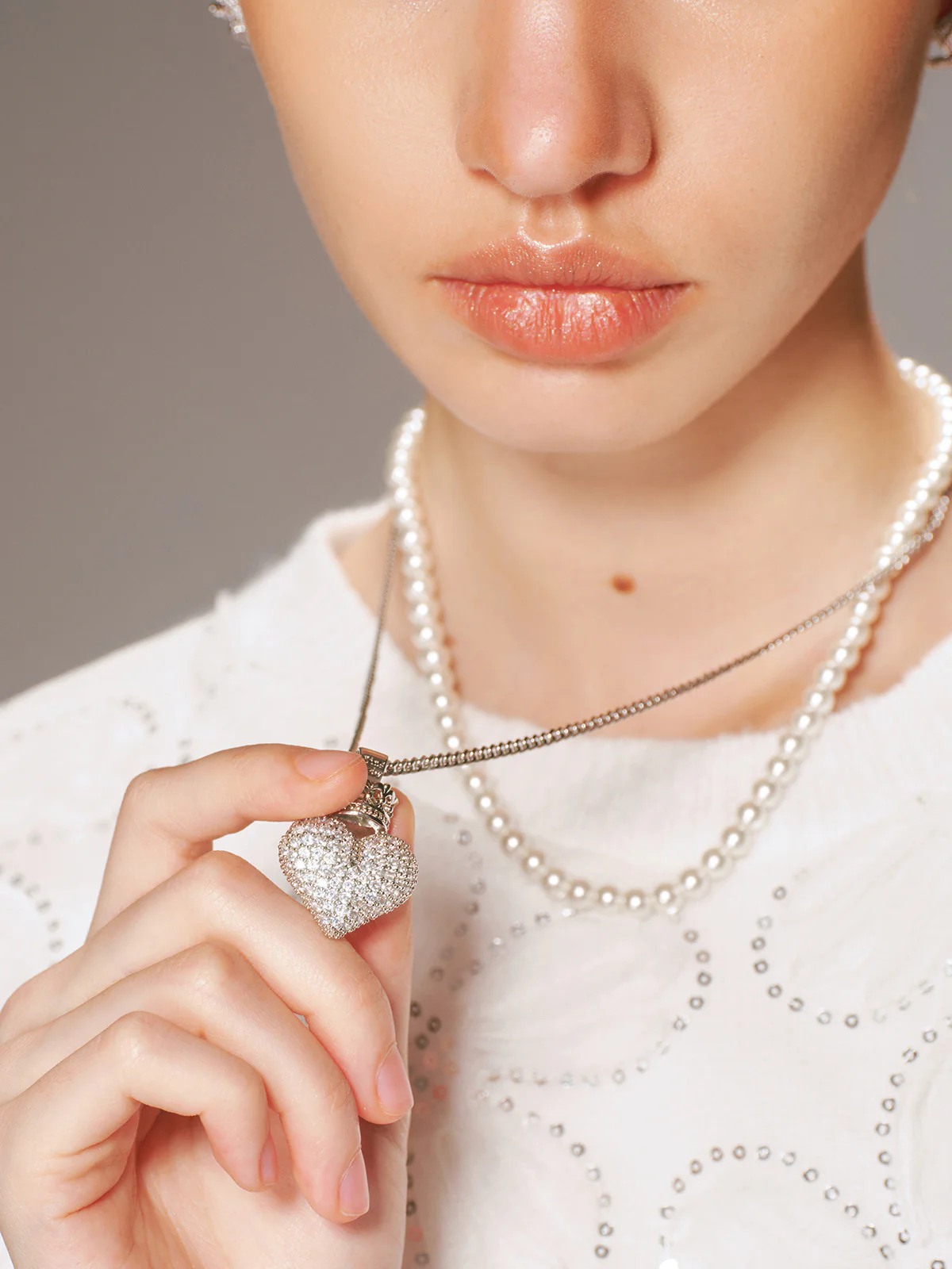 Sparkling Heart Pendant Necklace - Image 4