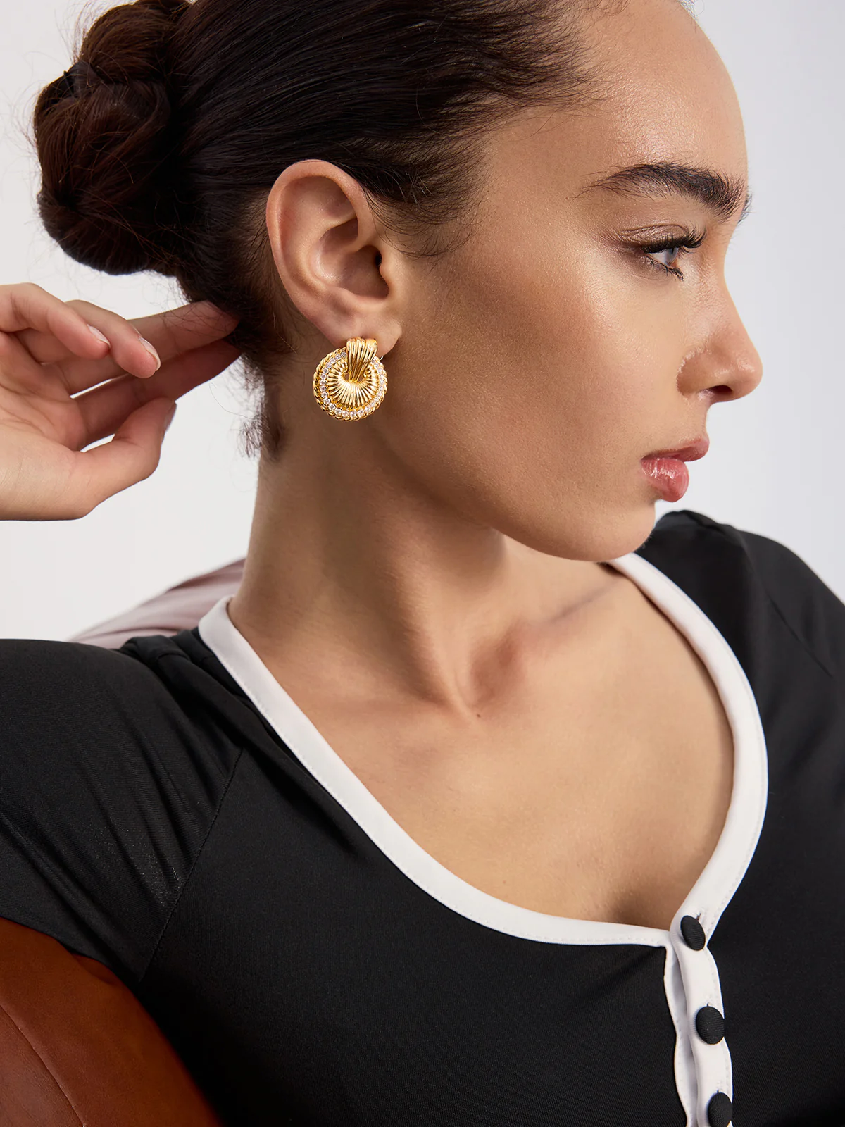 Spiral Rope Crystal Earrings - Image 3