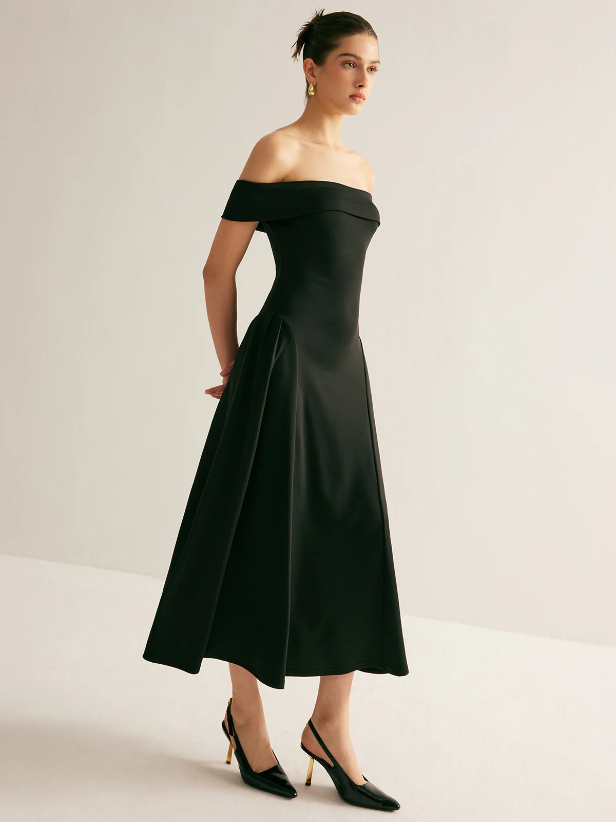 Straight Neck Pleated Dress - Image 3