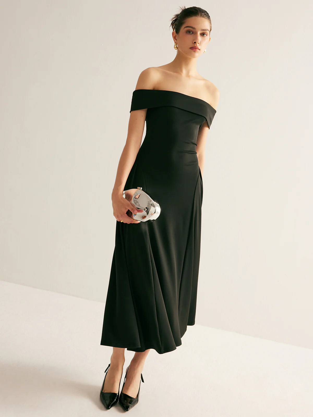 Straight Neck Pleated Dress - Image 4