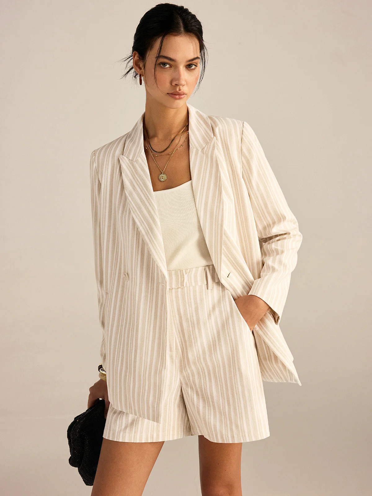 Striped Mid-Waist Shorts - Image 4