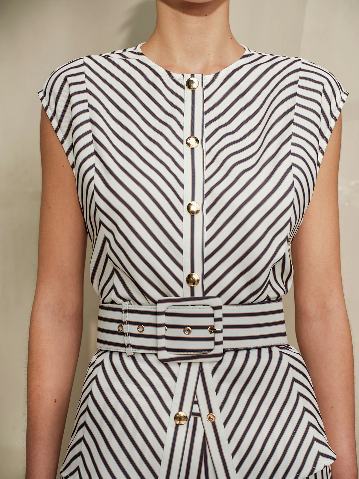 Striped Metal Round-Neck Shirt With Belt - Image 4