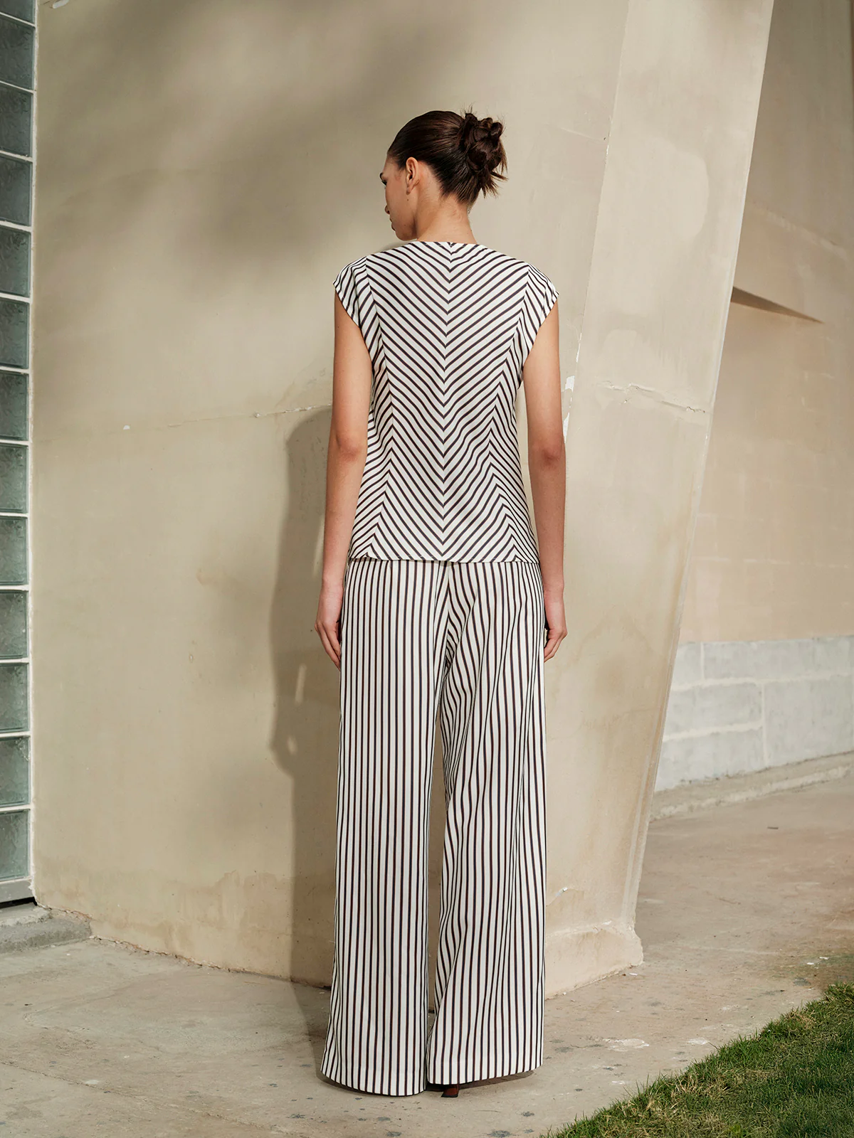 Striped Metal Round-Neck Shirt With Belt - Image 6