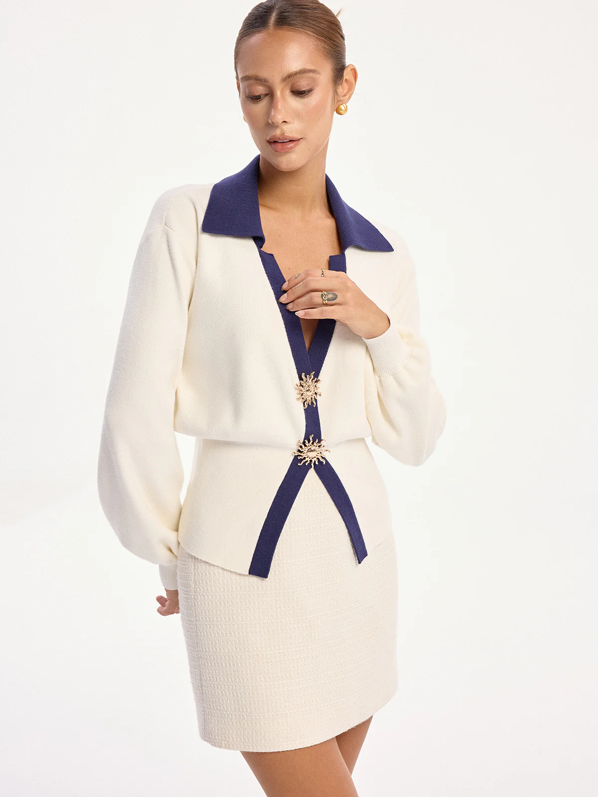 Sunburst Detail Contrast Trim Knit Cardigan - Image 3