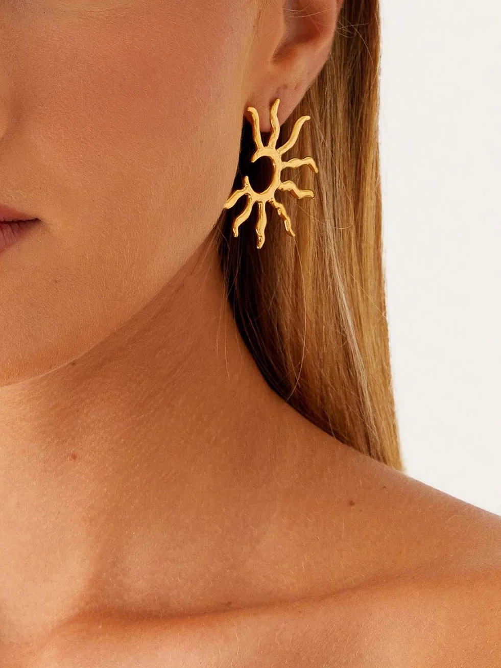 Sunburst Golden Stud Earrings - Image 3