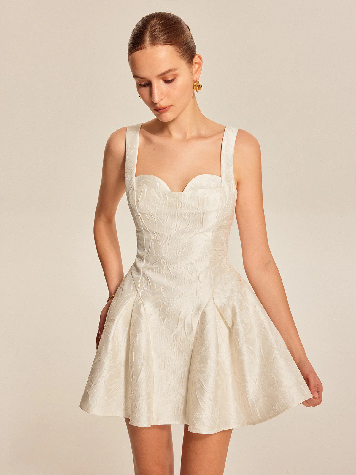 Sweetheart Neckline Flared Dress - Image 4
