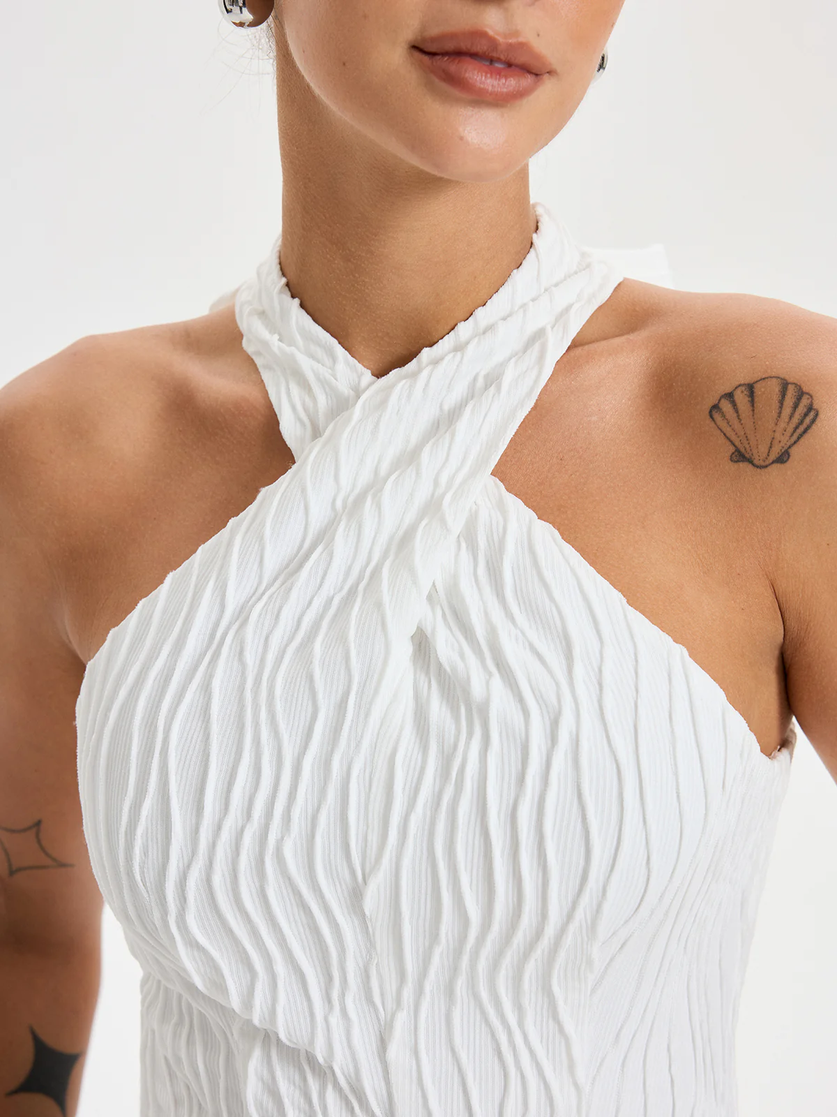 Textured Crisscross Halter Top - Image 4
