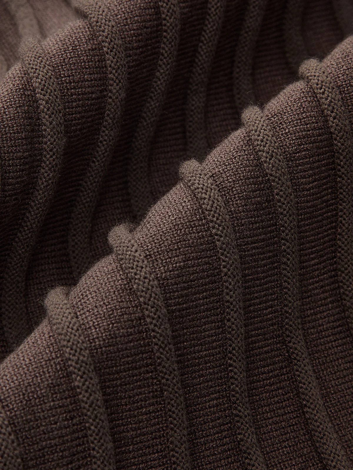 Textured Rib-Knit Mermaid Midi Skirt - Image 3