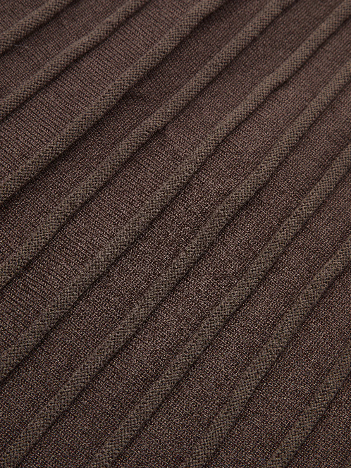 Textured Rib-Knit Mermaid Midi Skirt - Image 4