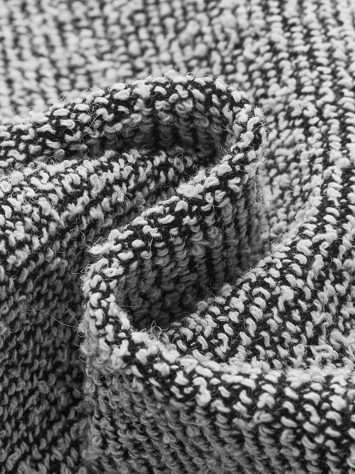 Textured Tweed Zipper Skirt - Image 9