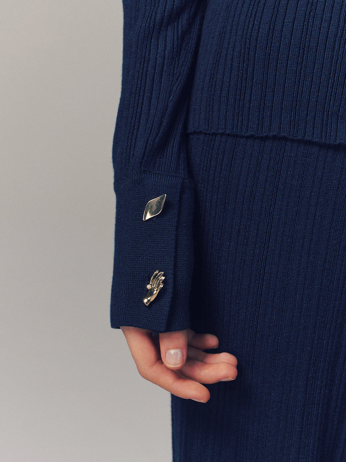 Textured Wool-Blend Collared Cardigan - Image 3