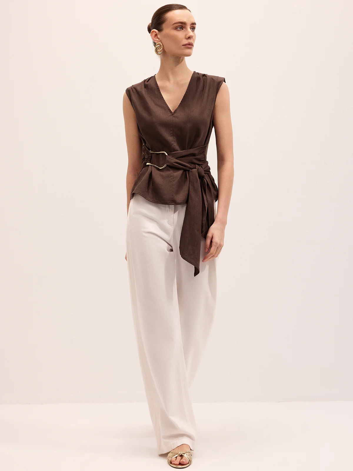 Tie-Waist V-Neck Linen Blend Sleeveless Blouse - Image 5