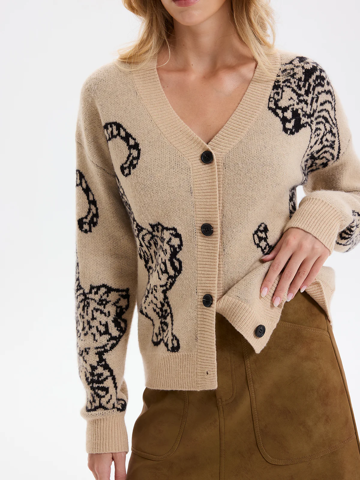 Tiger Jacquard V-Neck Knit Cardigan - Image 2