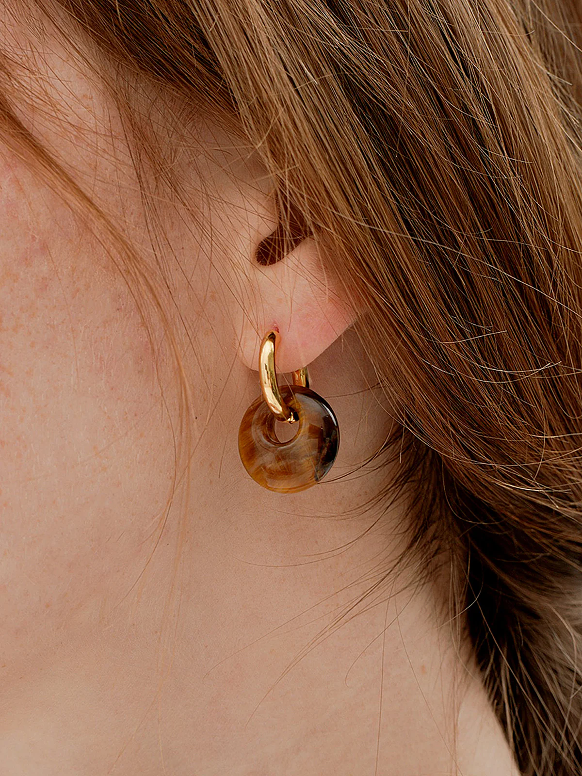 Tortoise Shell Disc Drop Earrings - Image 2
