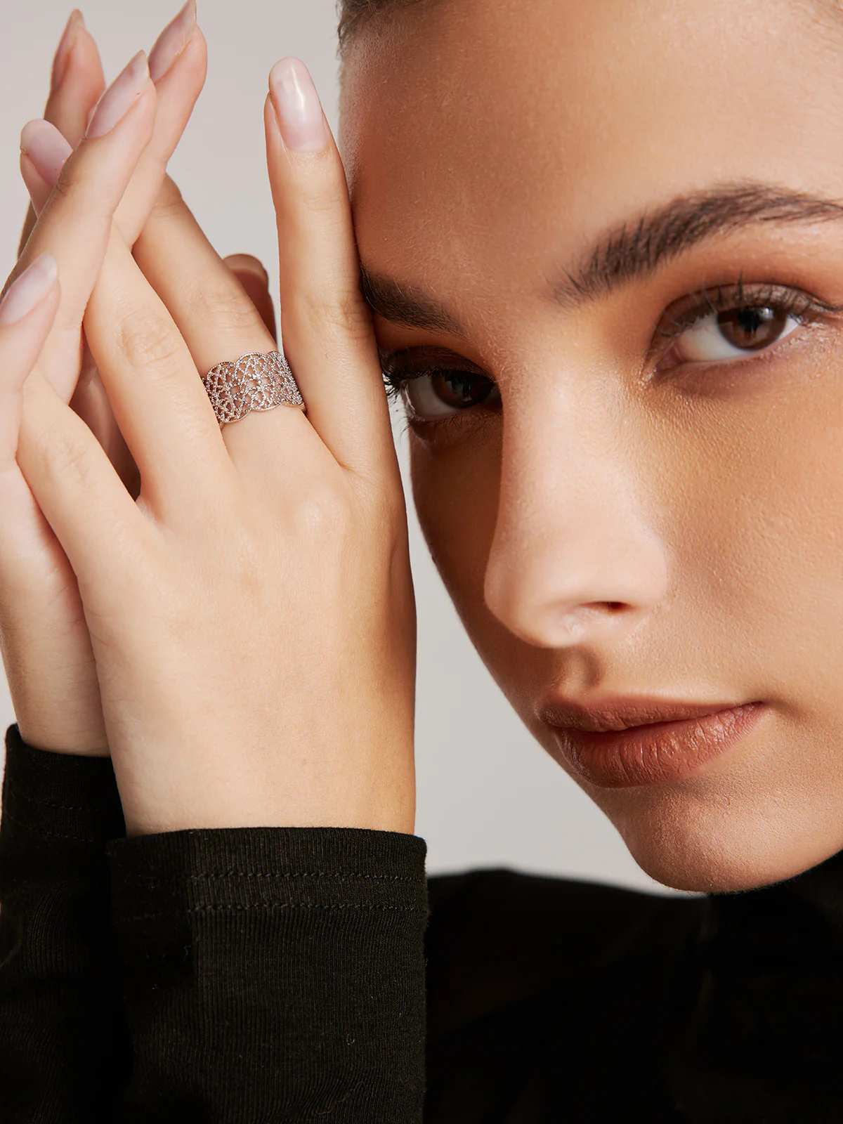 Tunnel Metal Lace Open Ring - Image 4