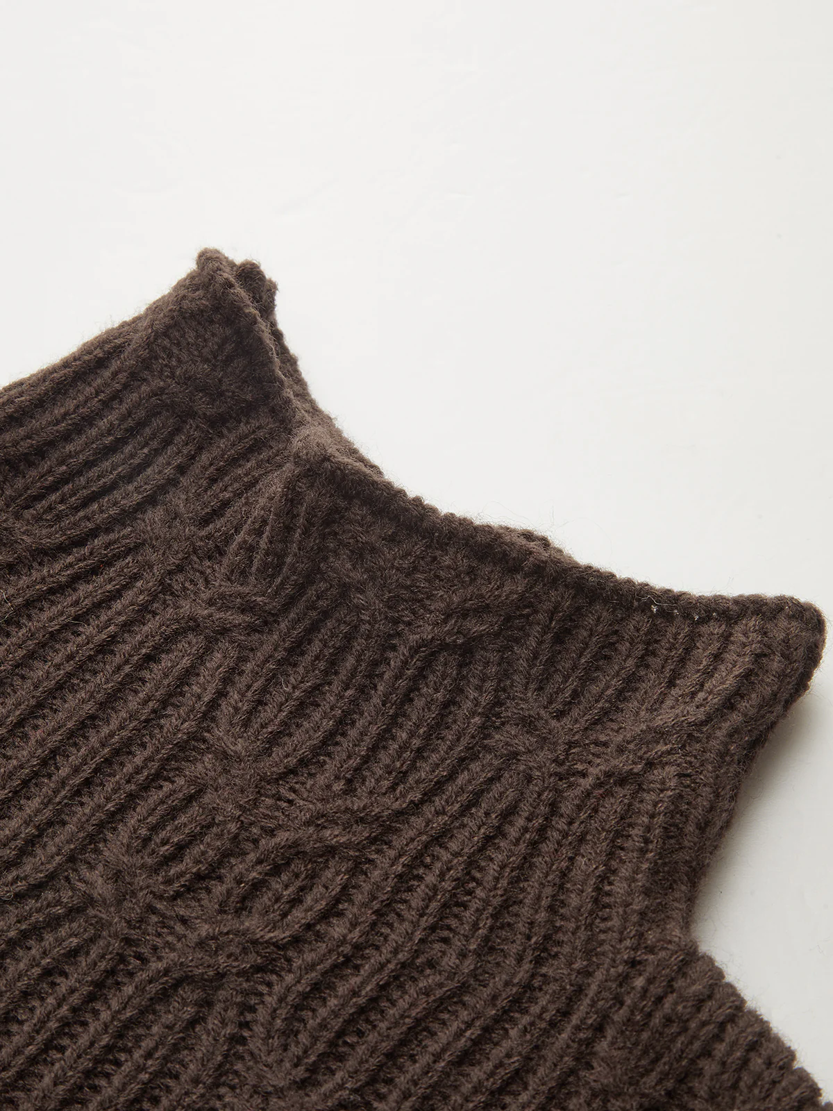 Turtleneck Cable Knit Sleeveless Vest - Image 4