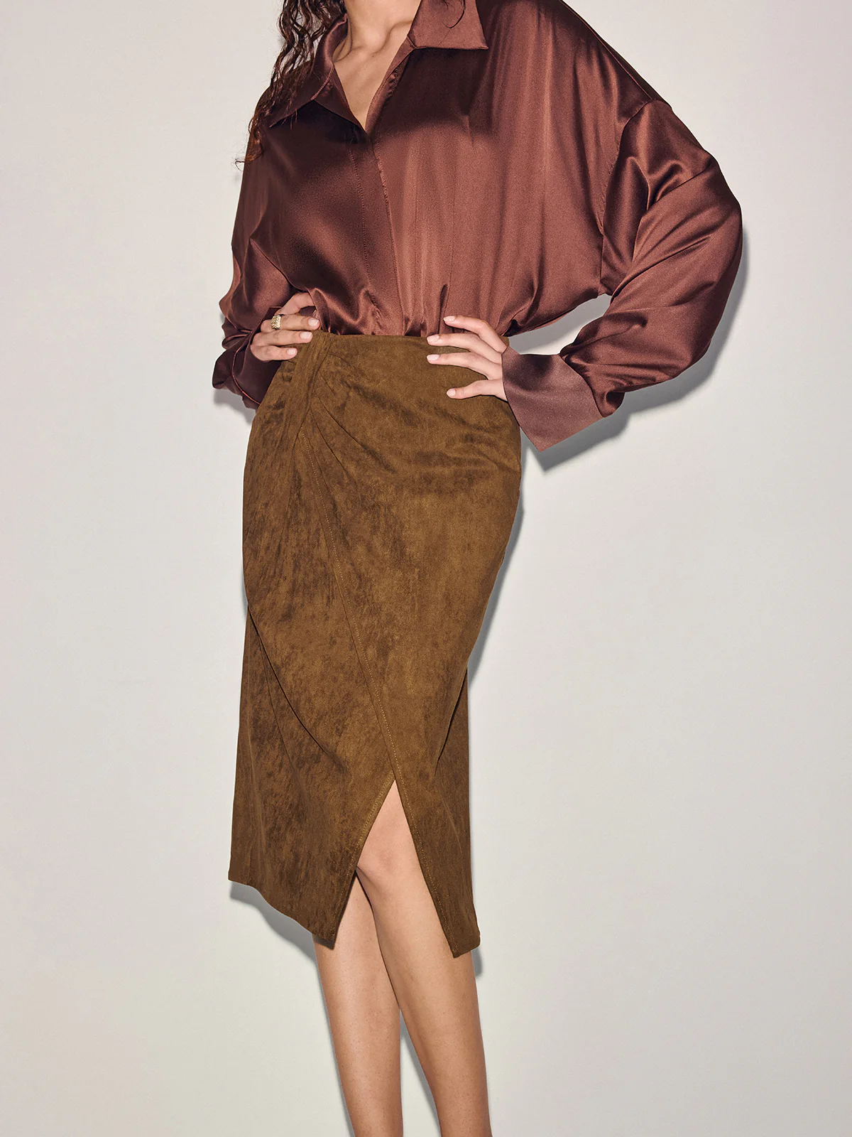 Twist-Front Slit Suede Skirt - Image 4
