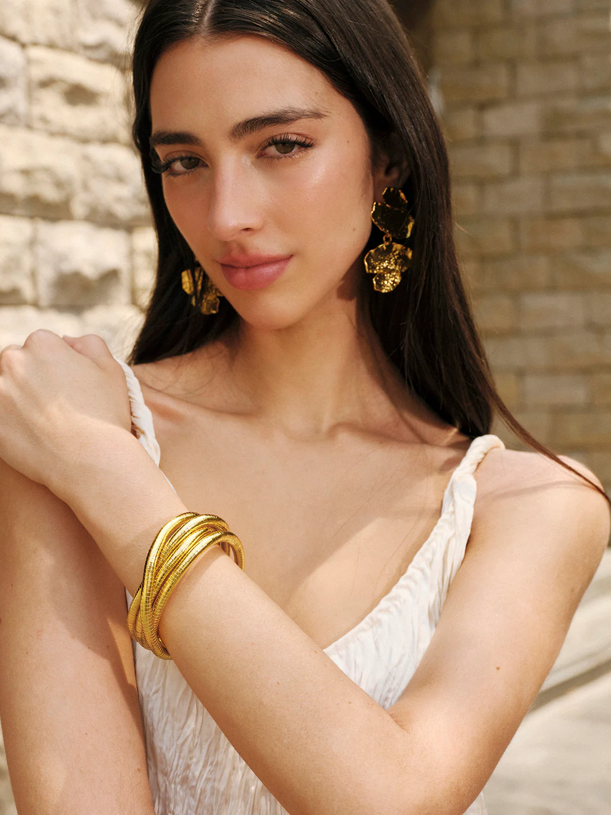Twisted Bendable Golden Necklace - Image 4