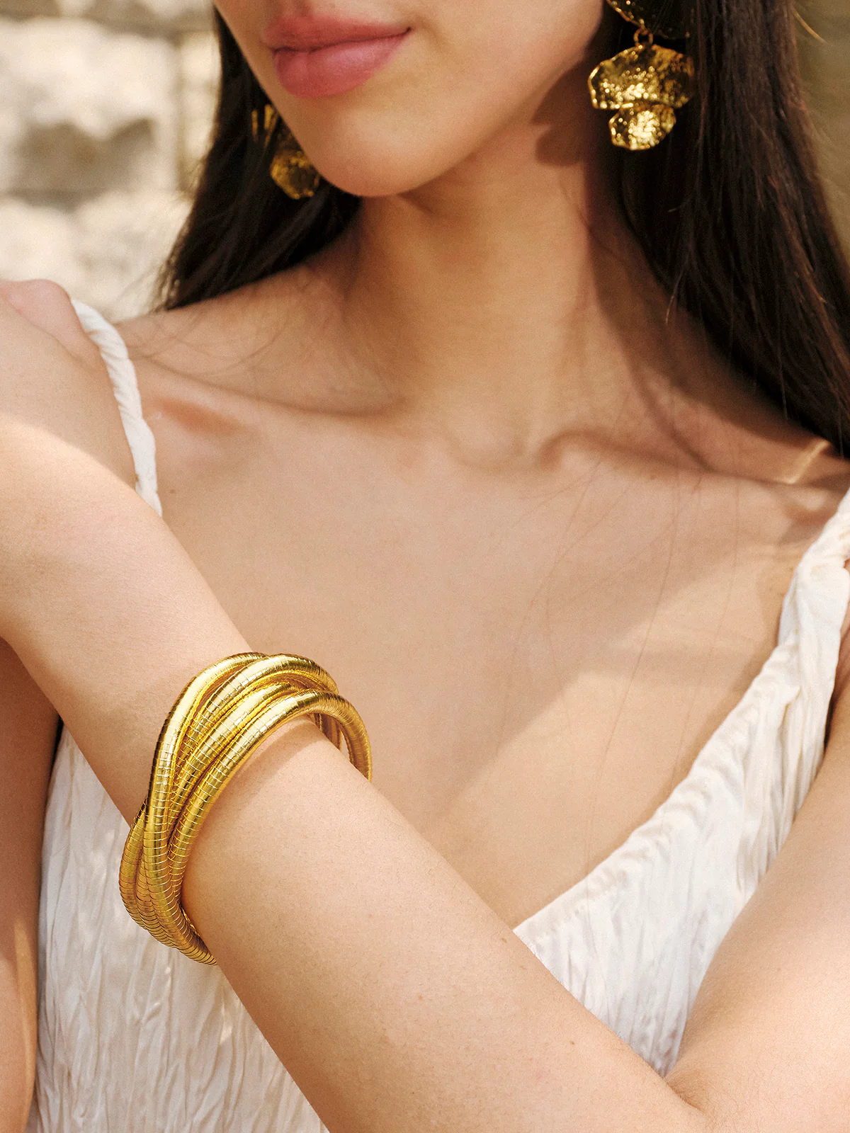 Twisted Bendable Golden Necklace - Image 5