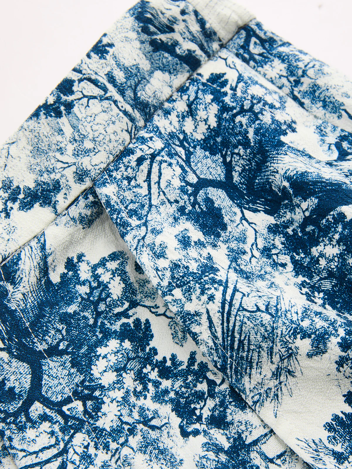 Twisted Crop Top & Toile Print Pants Set - Image 8