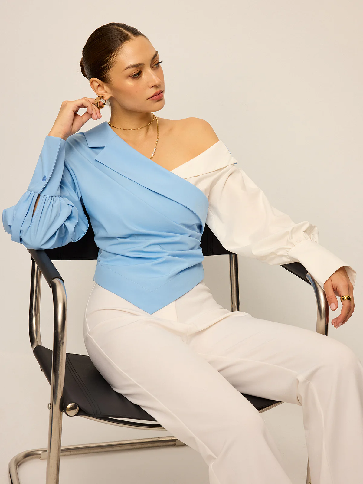 Two-Tone Asymmetric Off-Shoulder Shirt - Image 5