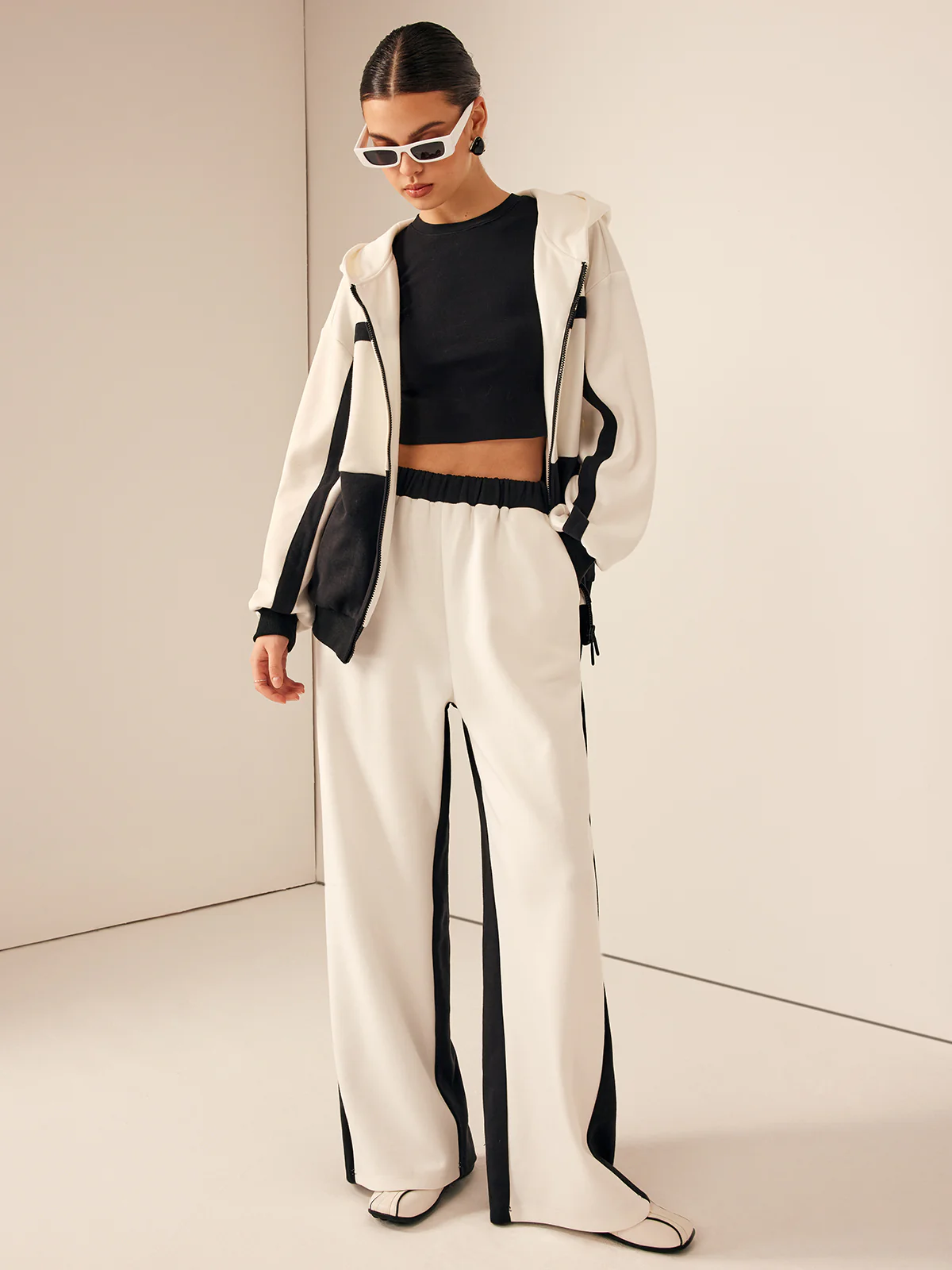 Two Tone Elastic Waist Sweatpants - Image 3