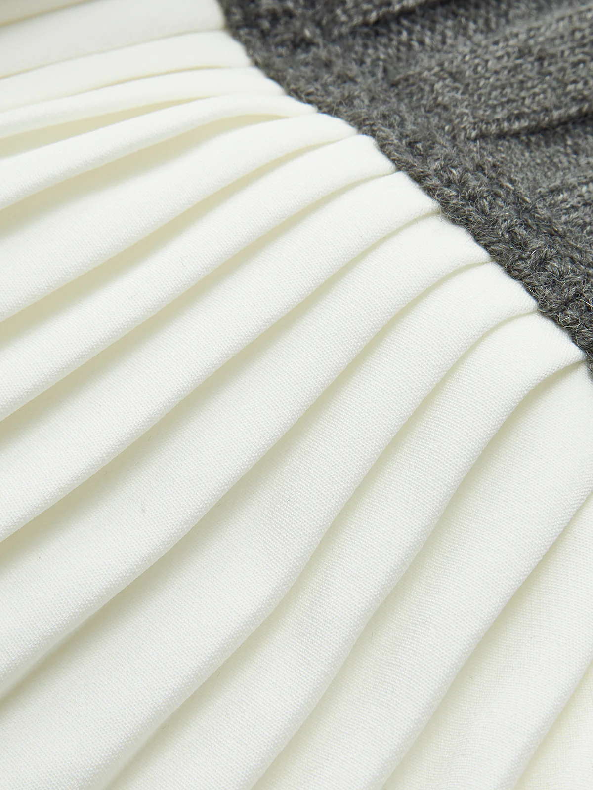 Two-Tone Pleated Mini Skirt - Image 2
