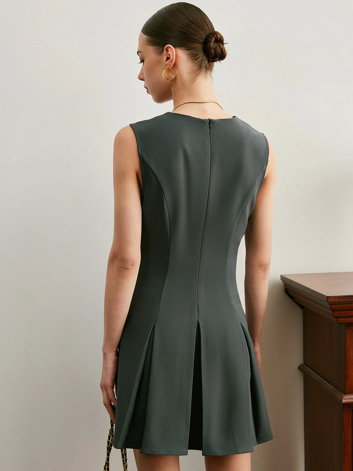 V-Neck Belted Panel Pleated Dress - Image 4