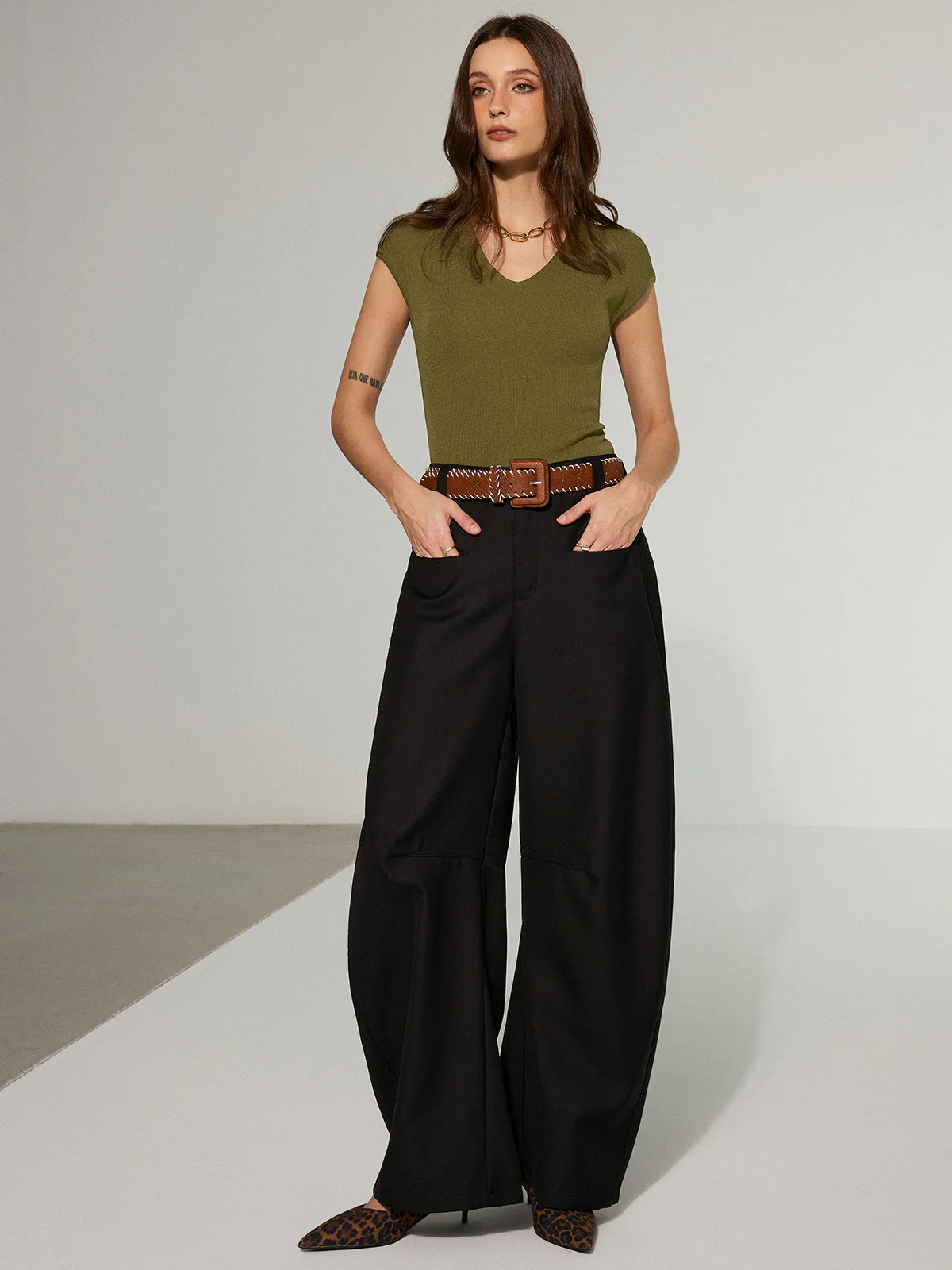 V-Neck Cap-Sleeve Knit Top - Image 4