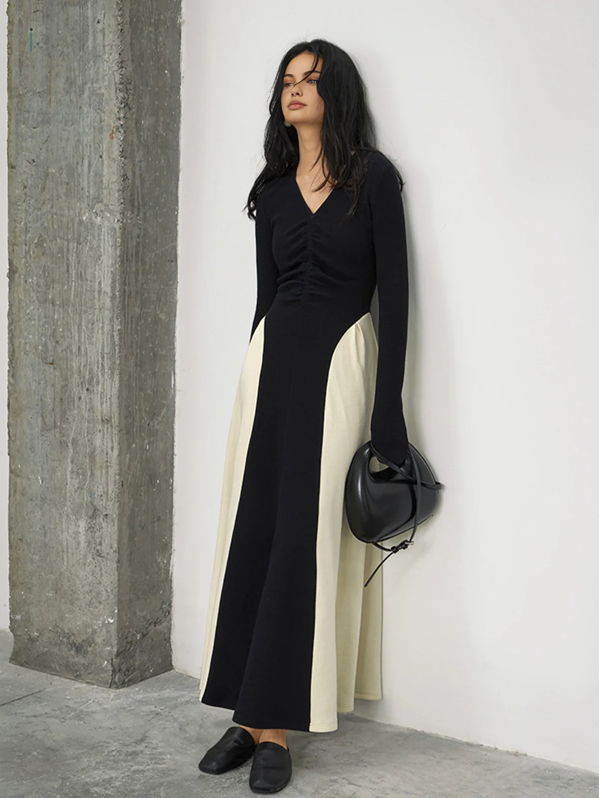 V-Neck Panel Pleated Long Dress - Image 3