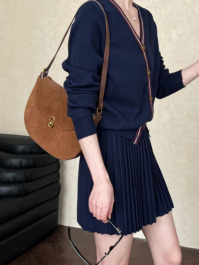 V-Neck Pleated Jersey Skirt Set - Image 2