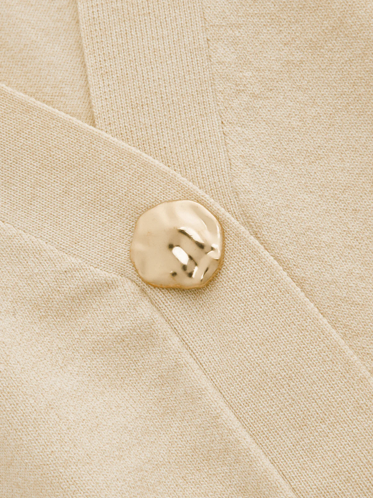 V-Neck Short Sleeve Metal Button Knit Cardigan - Image 4