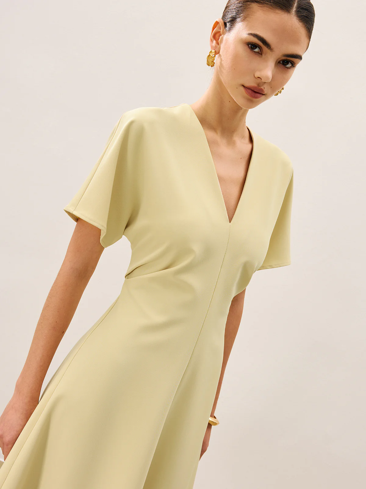V-Neck Short Sleeve Midi Dress - Image 4
