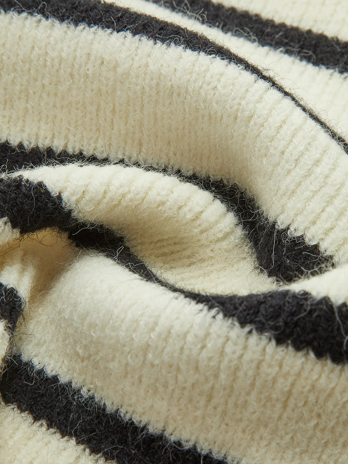 V-Neck Striped Tie Sweater Vest - Image 3