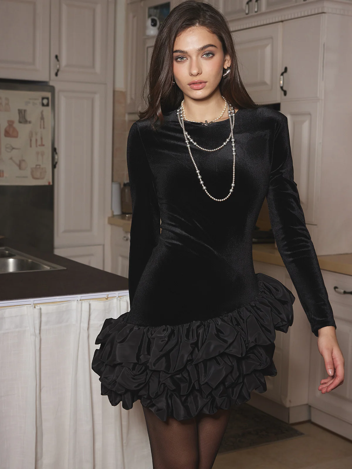 Velvet Bubble Dress With Shoulder Pads - Image 6