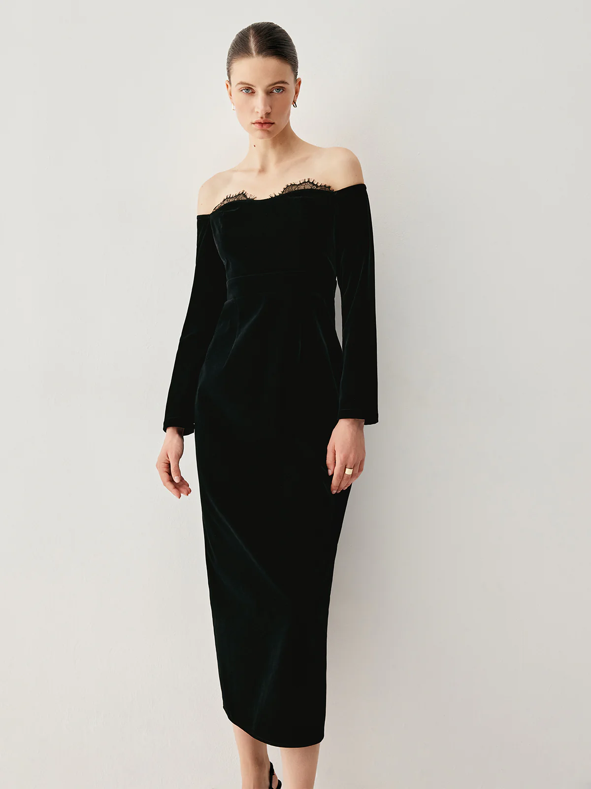Velvet Off-shoulder Patchwork Slit Midi Dress - Image 2