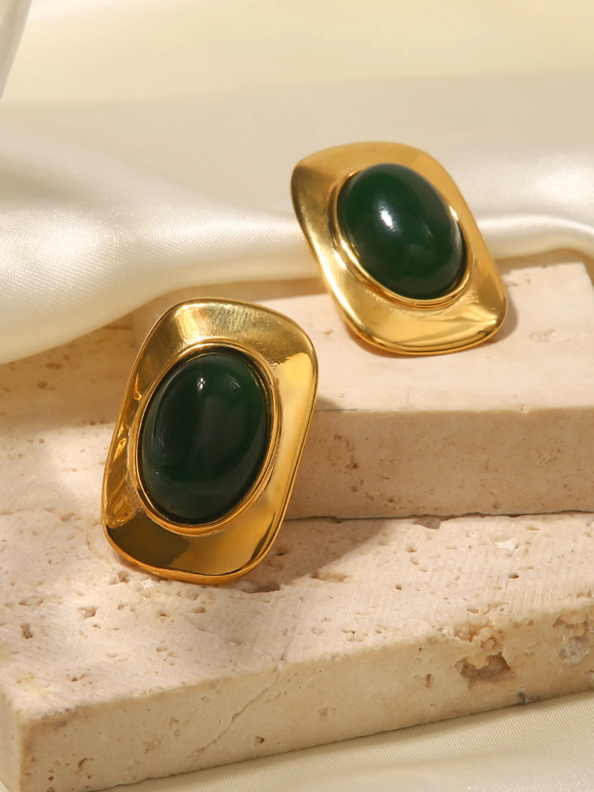 Vintage Cat Eye Stone Earrings - Image 3