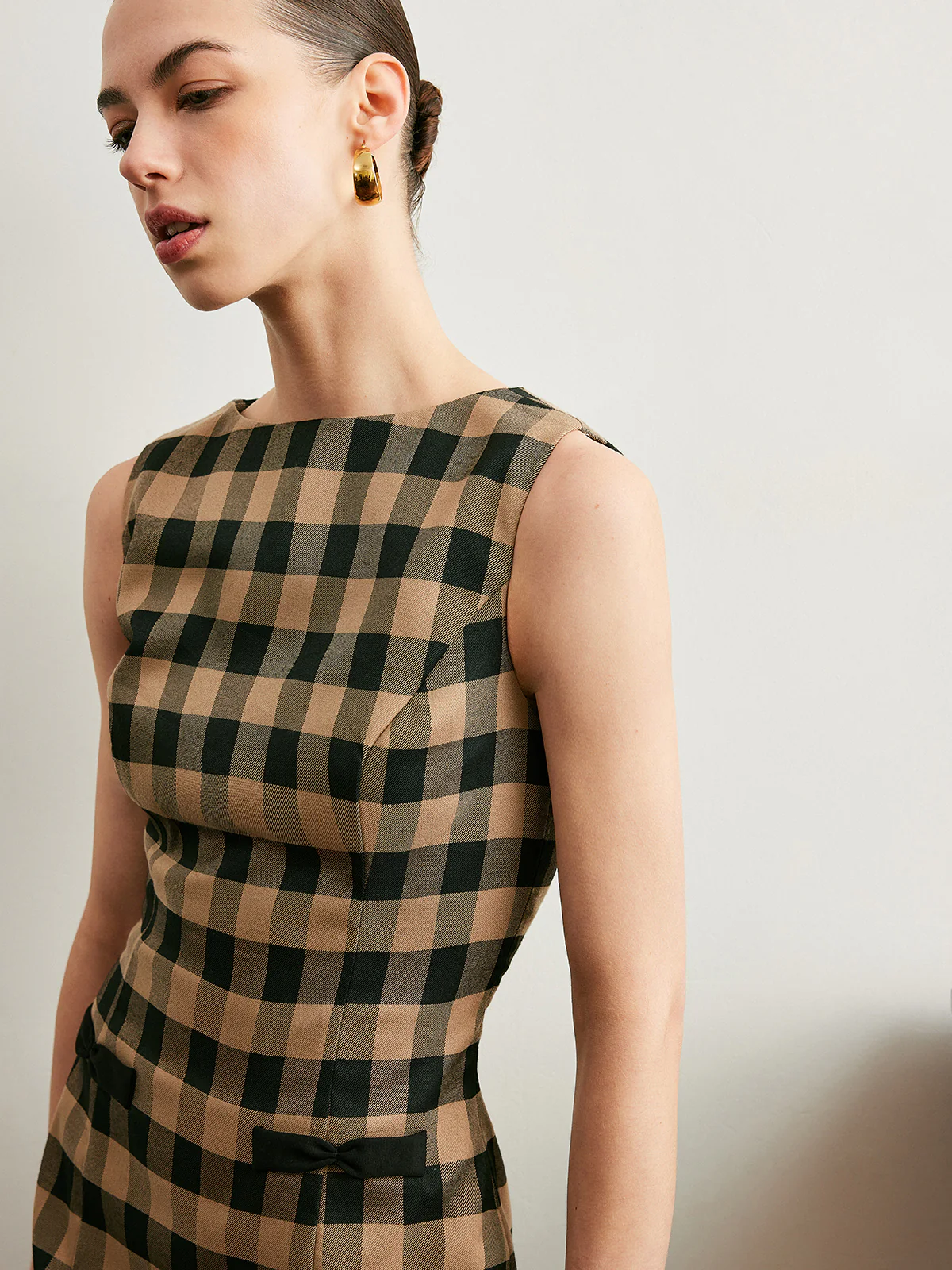 Vintage Plaid Sleeveless Bow Dress - Image 3