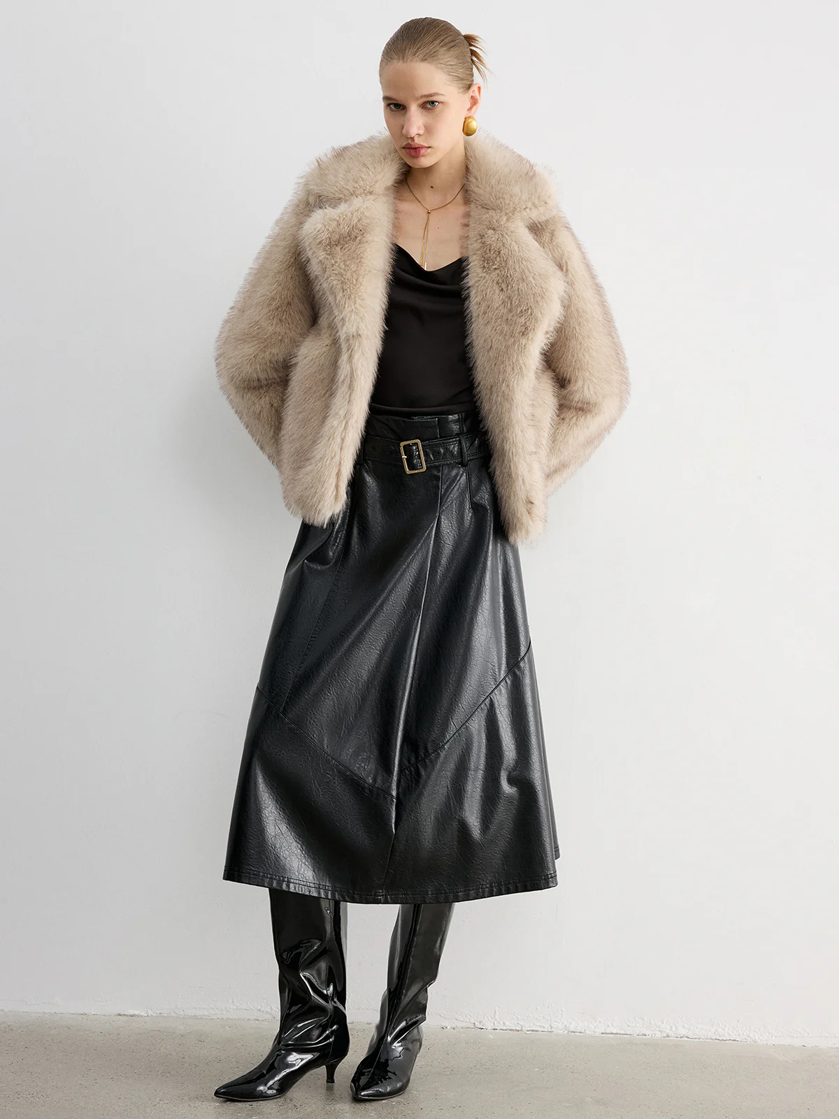 Wide Lapel Faux Fur Cropped Coat - Image 3
