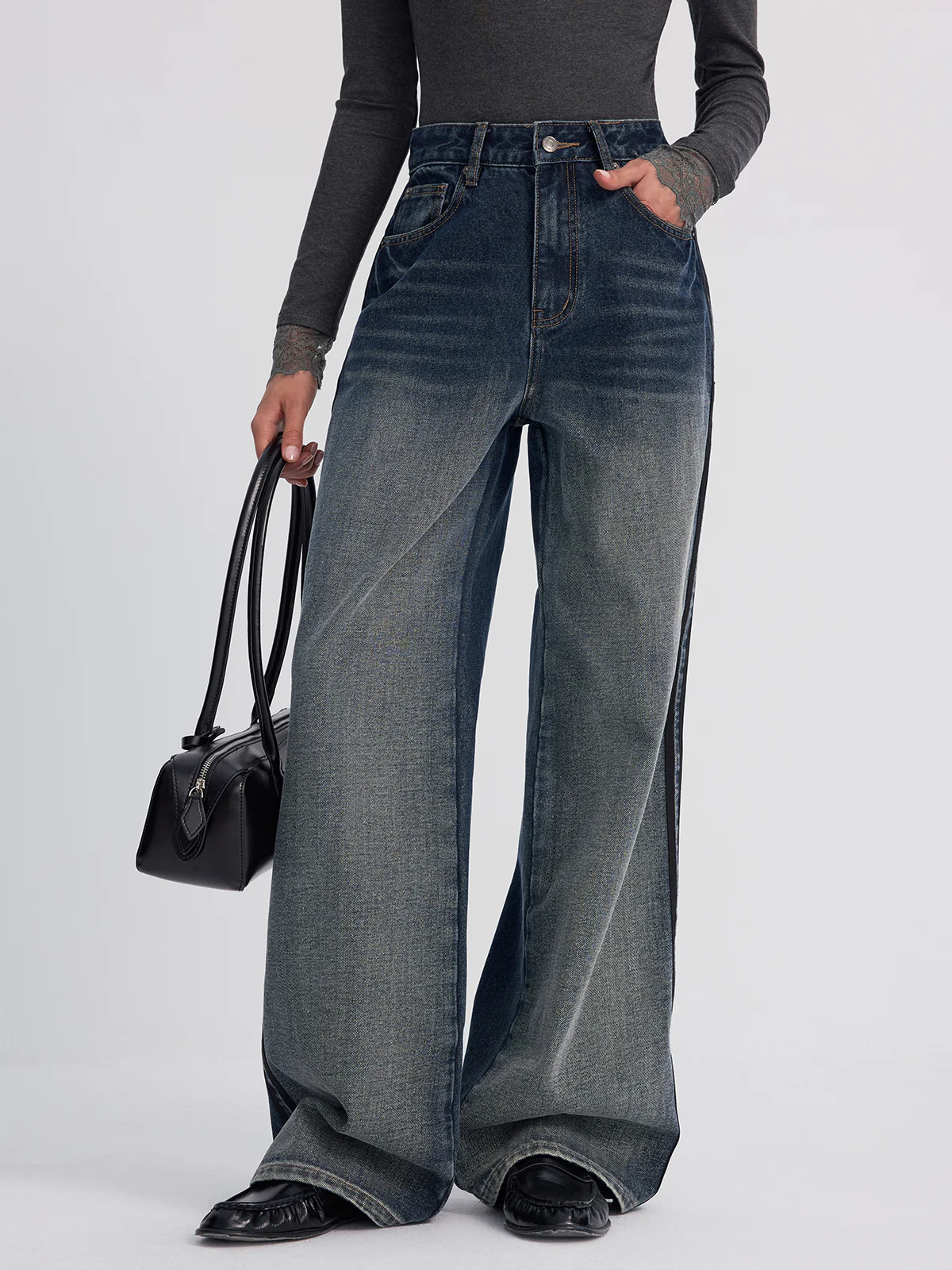 Wide-Leg Jeans in Faded Denim - Image 2