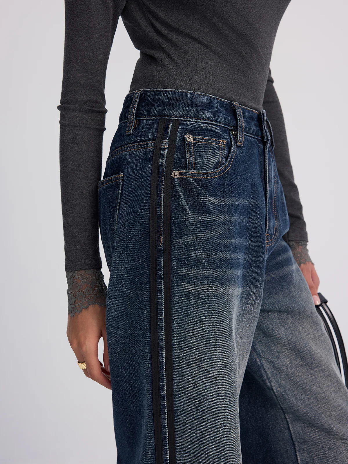 Wide-Leg Jeans in Faded Denim - Image 3