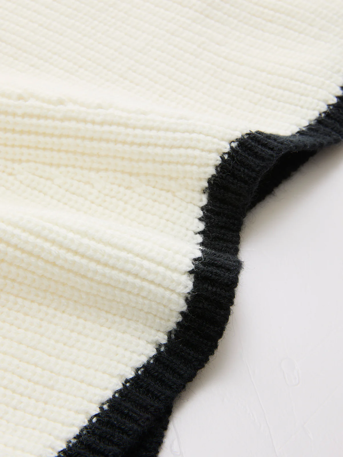 Wool Blend Contrast Trim Cap Sleeve Knit Top - Image 4