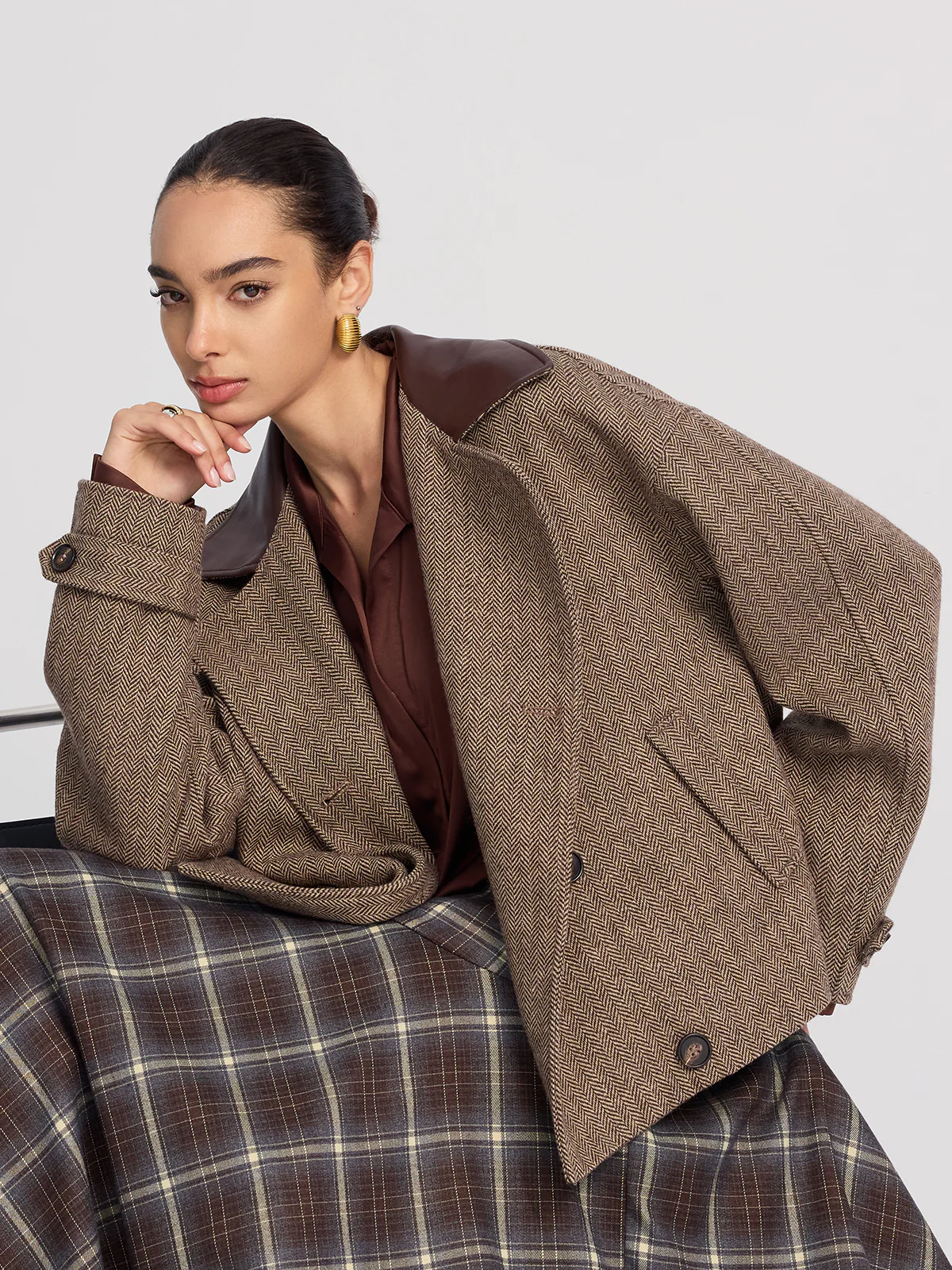 Wool-Blend Herringbone Jacket with Leather Collar - Image 5