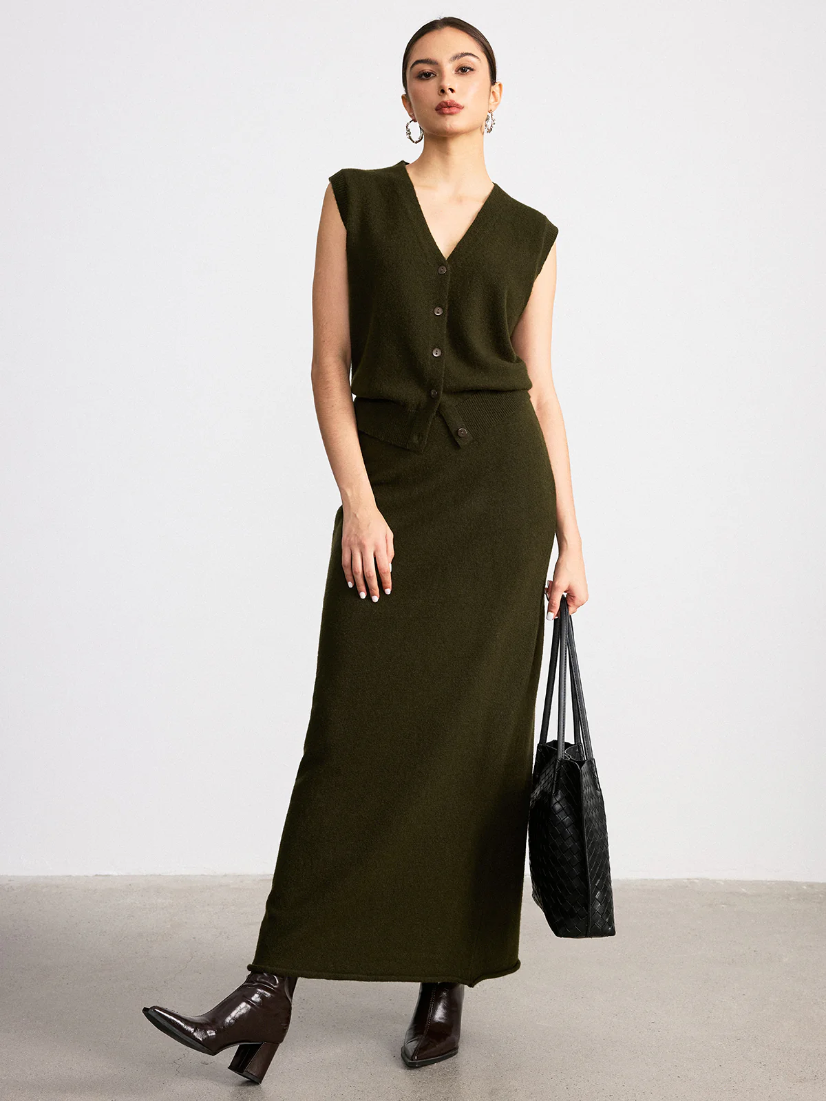 Wool Blend Knit Vest and Maxi Skirt Set - Image 2