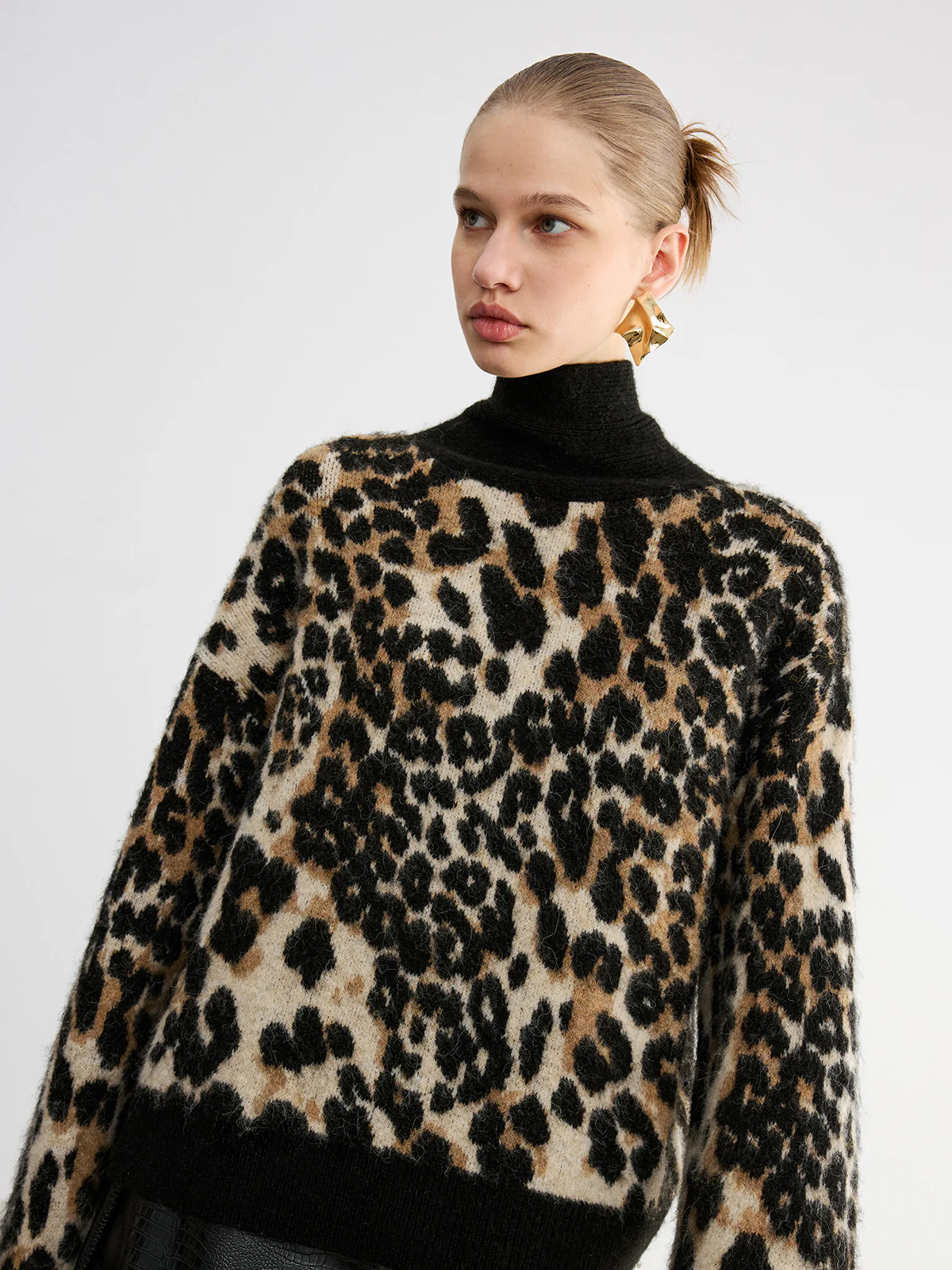 Wool Blend Leopard Turtleneck Knit Top - Image 4