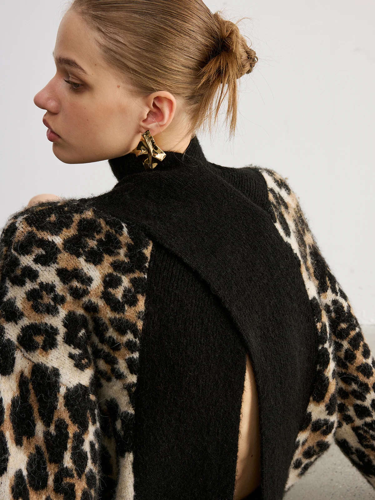 Wool Blend Leopard Turtleneck Knit Top - Image 5