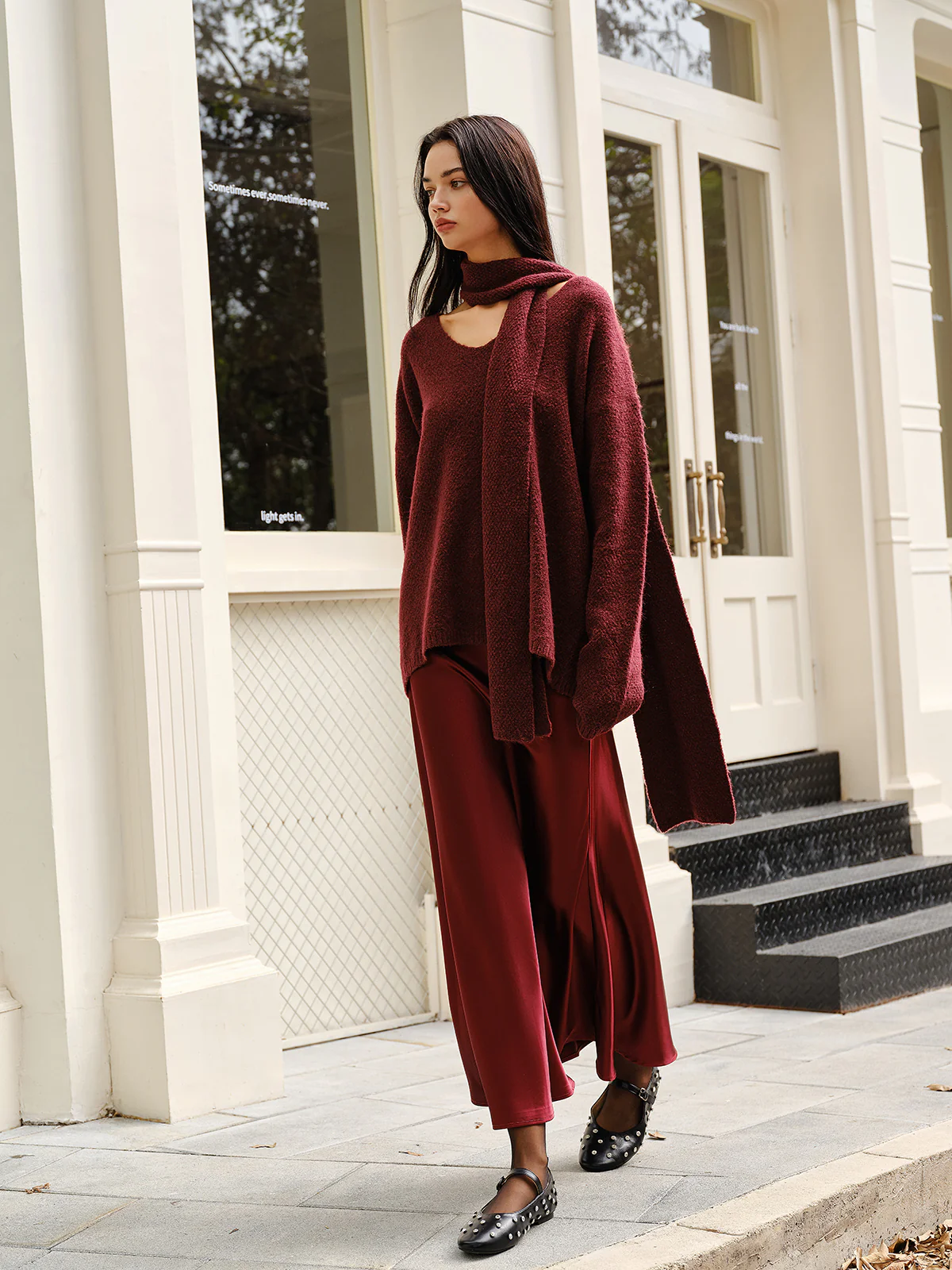 Wool-Blend Loose Sweater With Matching Scarf - Image 4