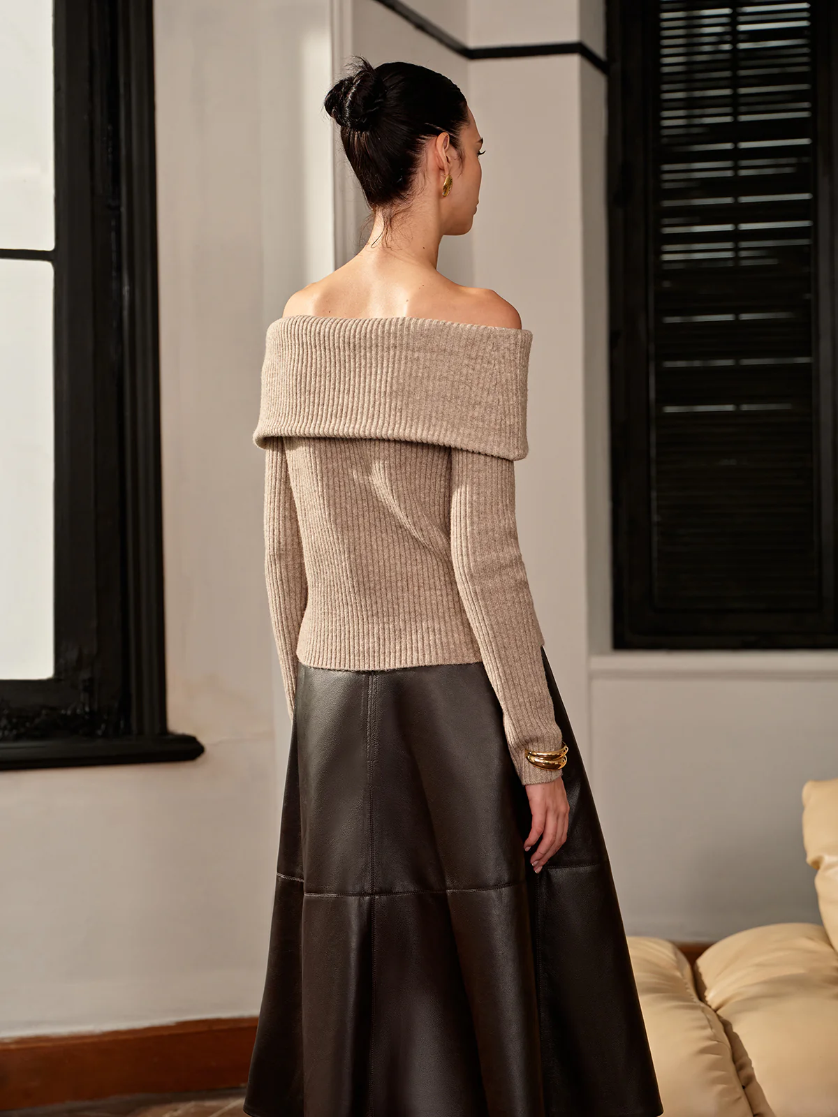Wool-Blend Plain Off-Shoulder Sweater - Image 4